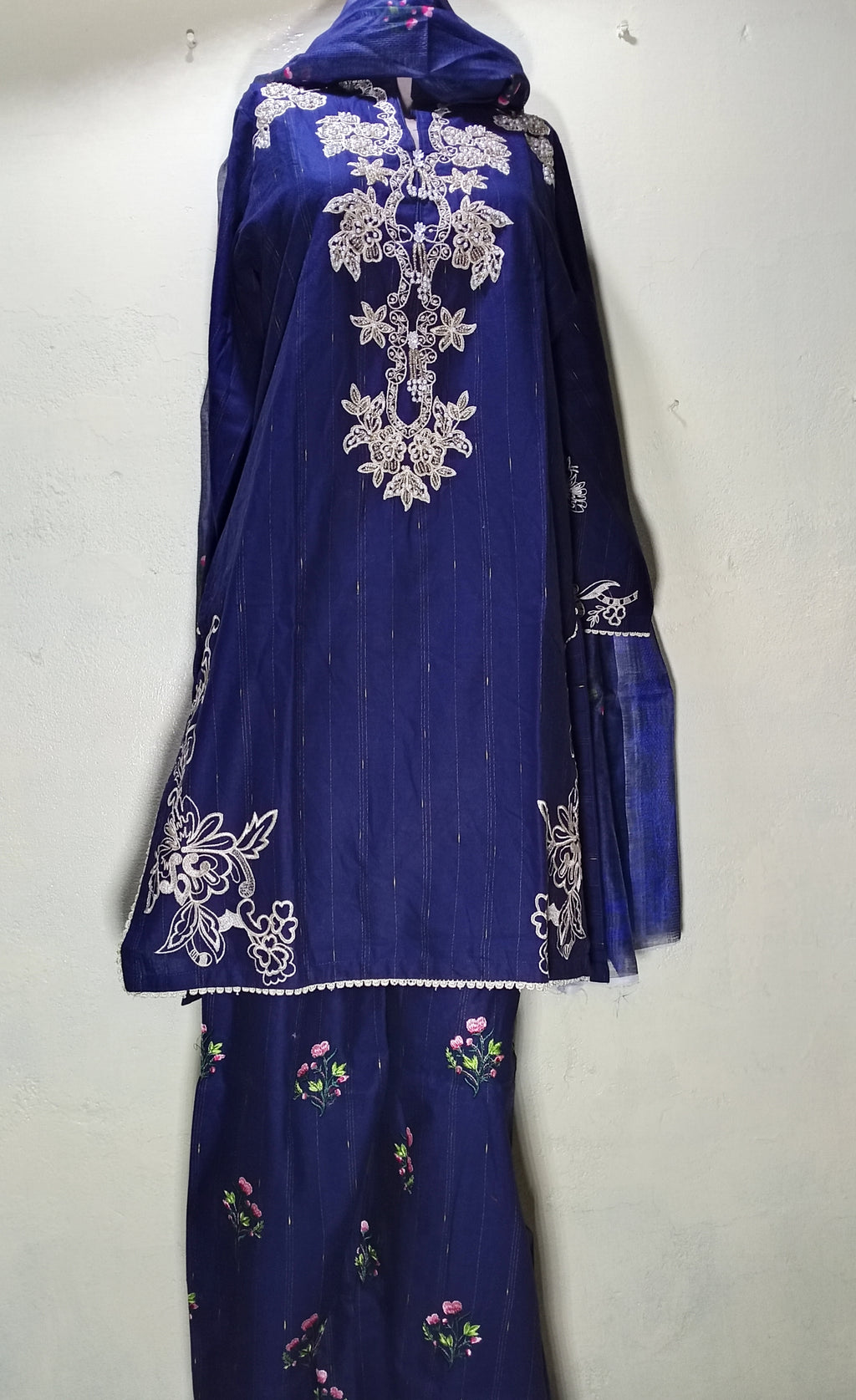 ✨“ Floral Embroidered 3 Piece Khaddar Suit Clean and Classy